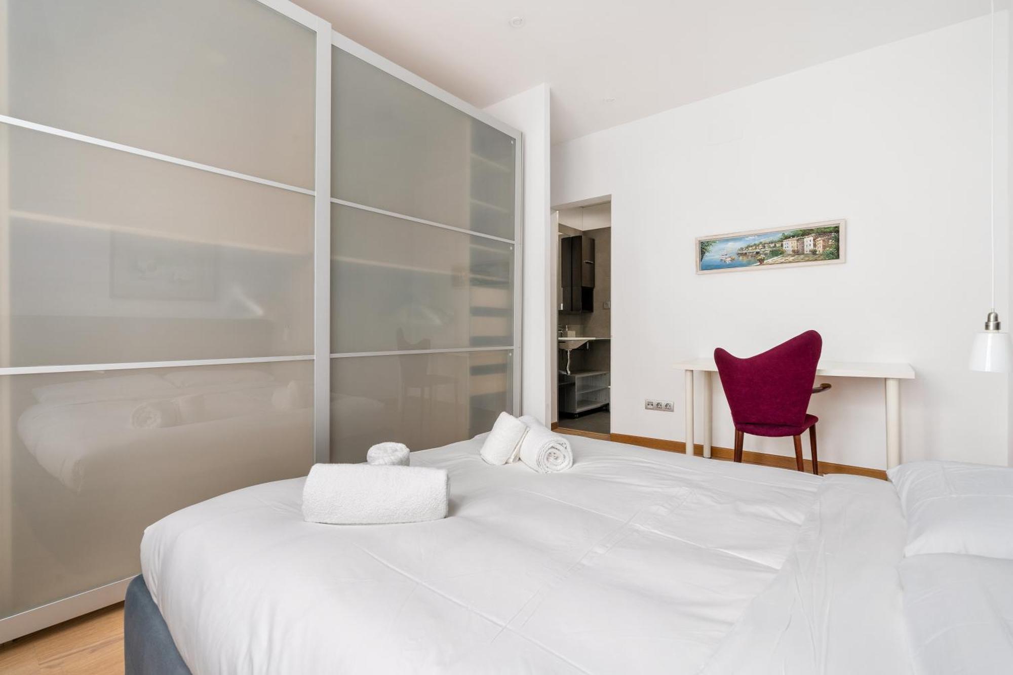 For Couples, Families And Groups, Center Appartement *